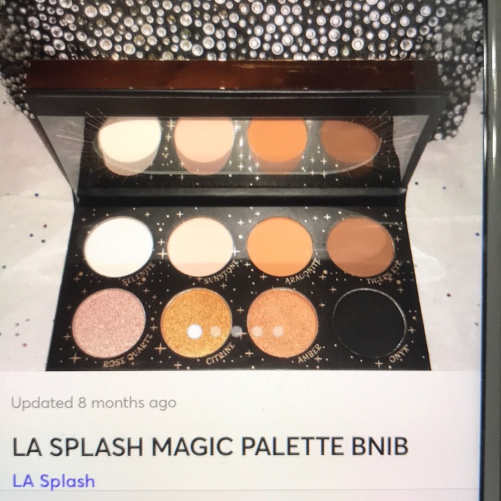 La splash Magic eyeshadow palette